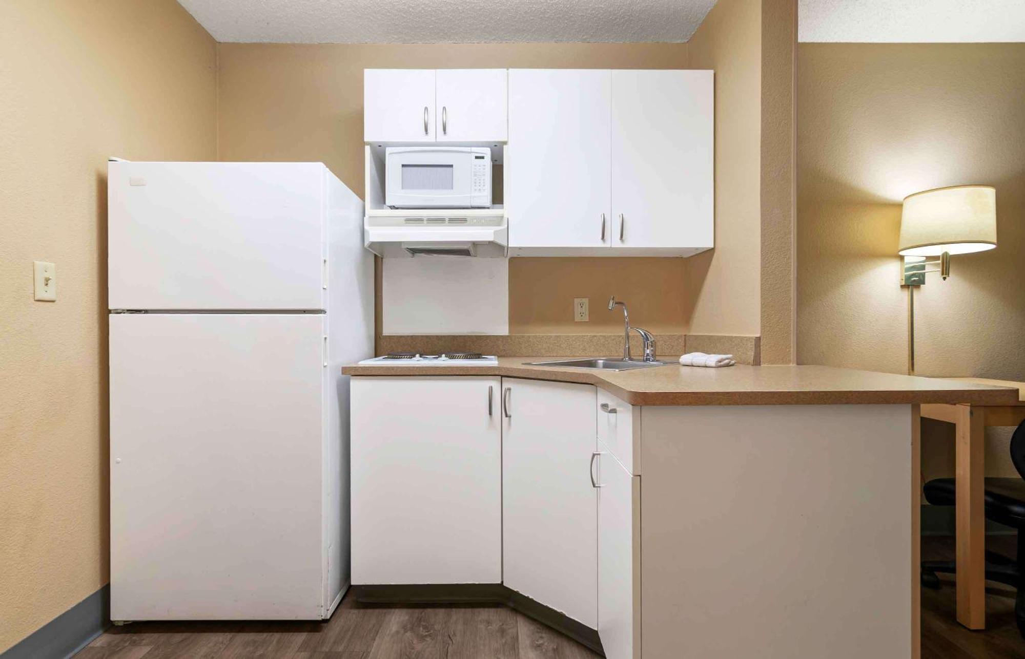 Extended Stay America Suites - Newark - Woodbridge Exteriör bild
