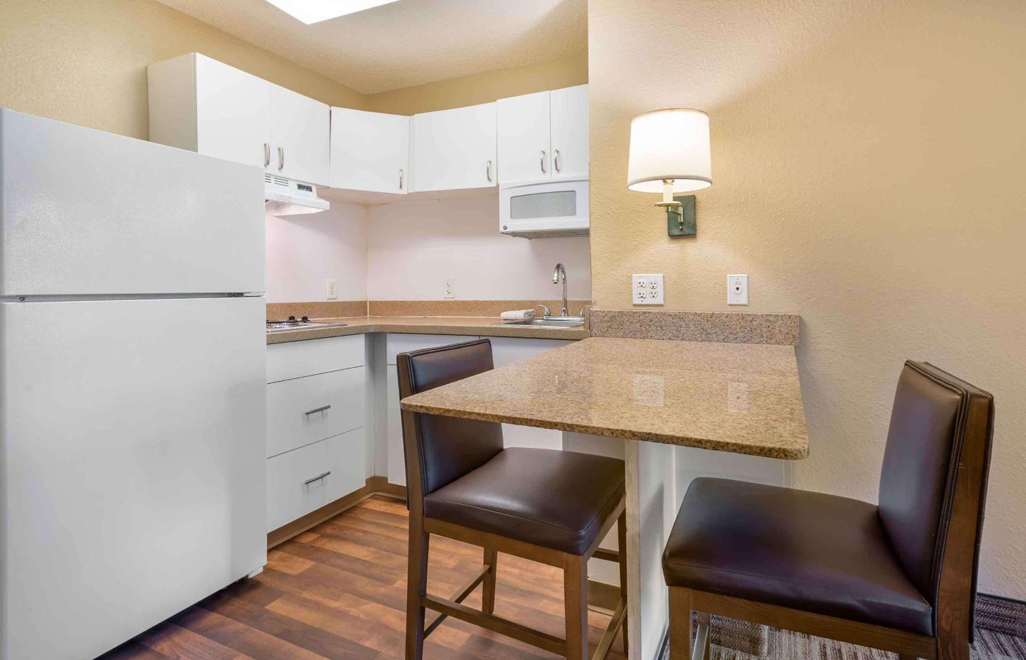 Extended Stay America Suites - Newark - Woodbridge Exteriör bild