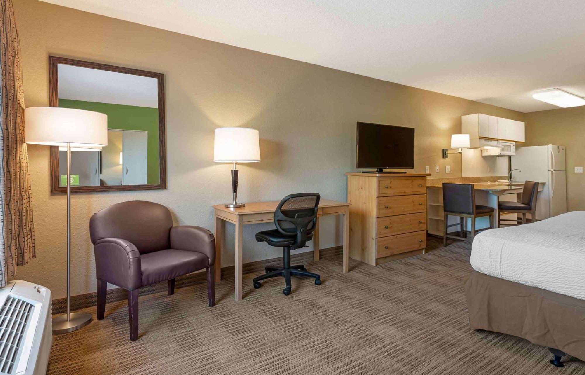 Extended Stay America Suites - Newark - Woodbridge Exteriör bild