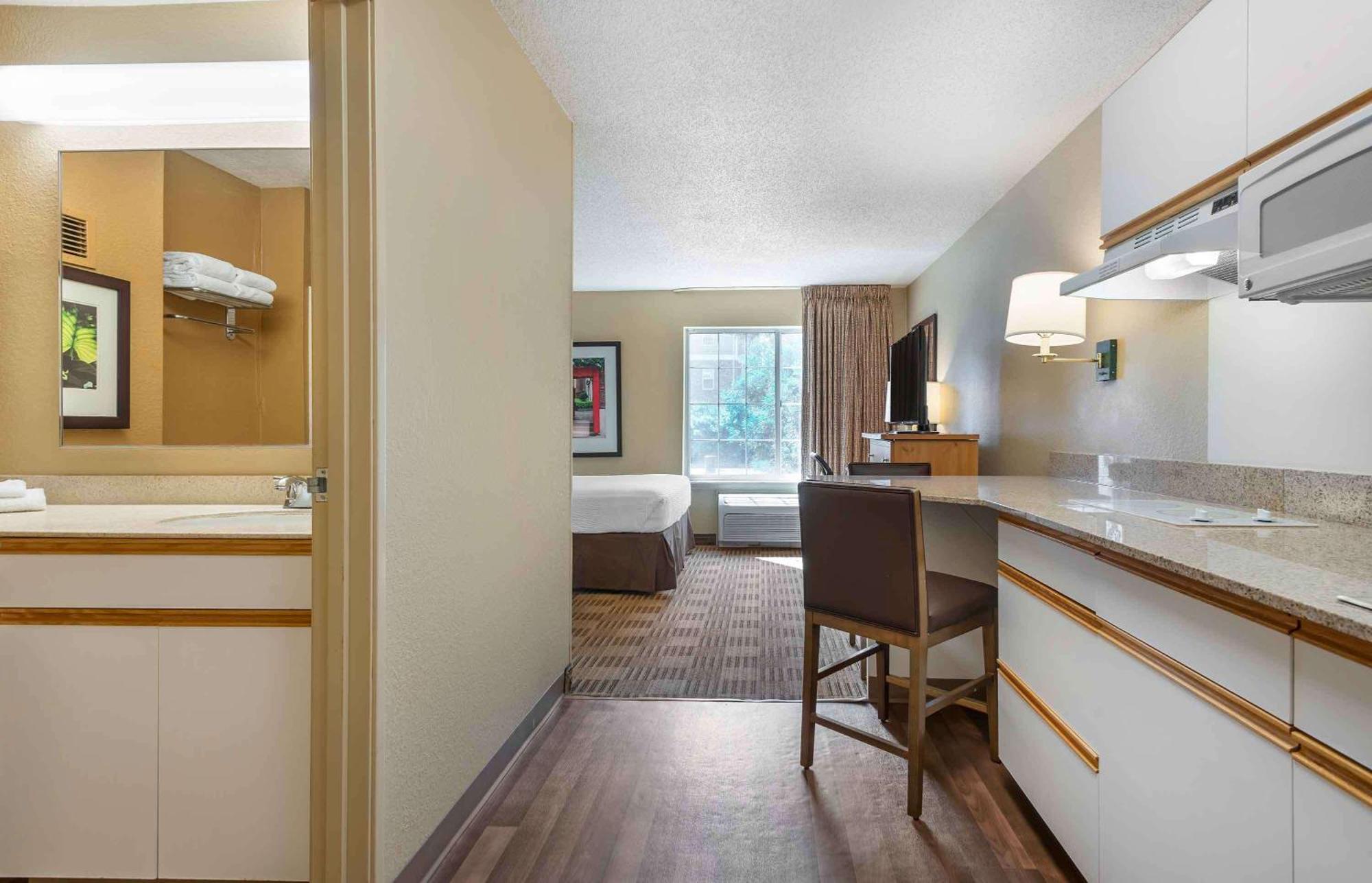 Extended Stay America Suites - Newark - Woodbridge Exteriör bild